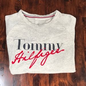 tommy hilfiger crew neck